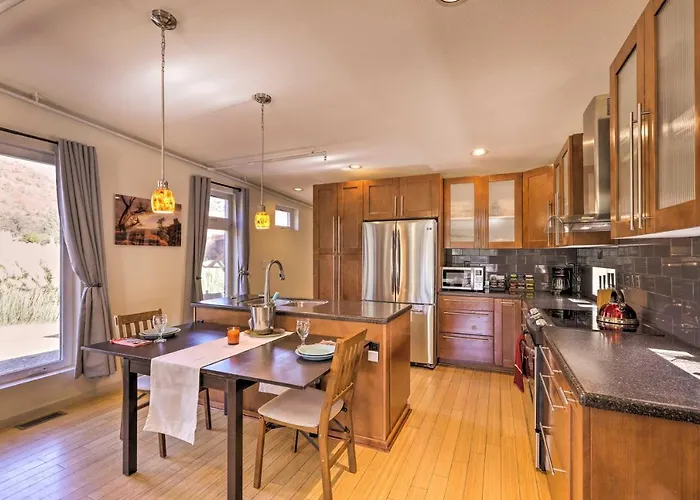 Hot Tub & Fire Pit: Pet-friendly Sedona